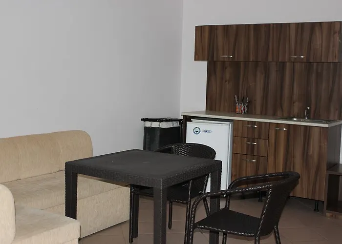 아파트호텔 Sunny House Family Complex 네세부르