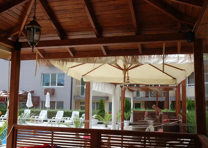 Sunny House Family Complex