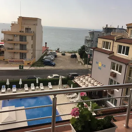 شقة فندقية Sunny House Family Complex نيسيبار