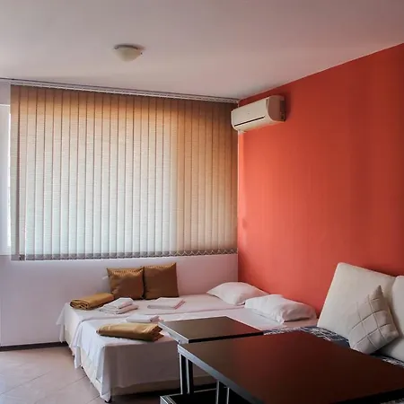 Sunny House Family Complex Hotel apartamentowy Nesebyr