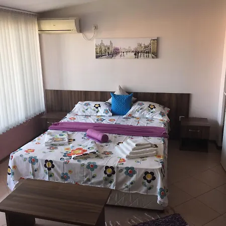 Sunny House Family Complex 3*