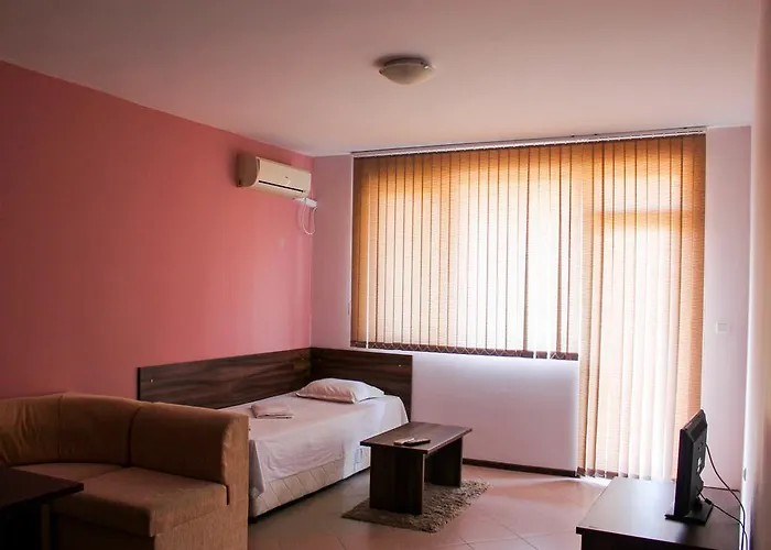 Sunny House Family Complex 公寓式酒店 3*