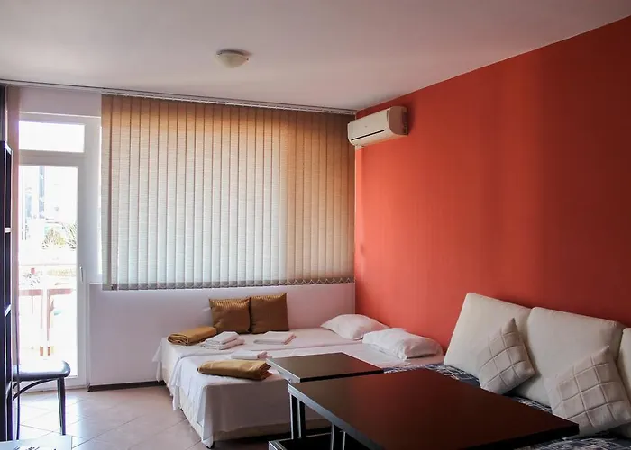 Sunny House Family Complex Aparthotel Nesebar