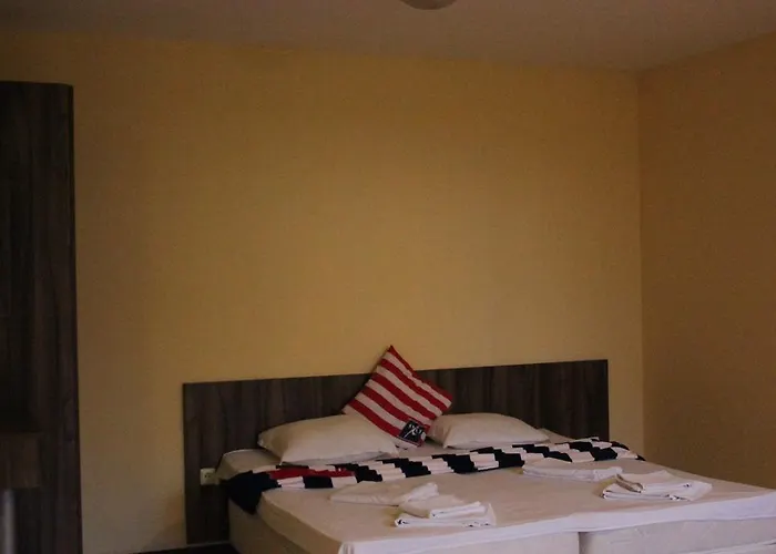 Sunny House Family Complex 内塞伯尔