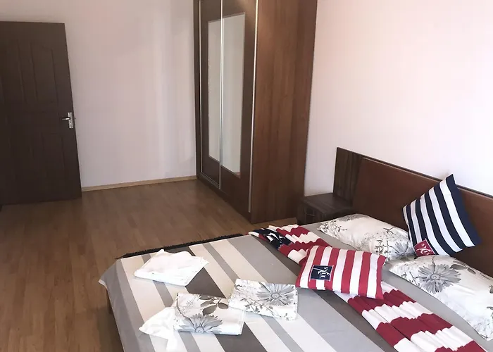 Sunny House Family Complex 内塞伯尔